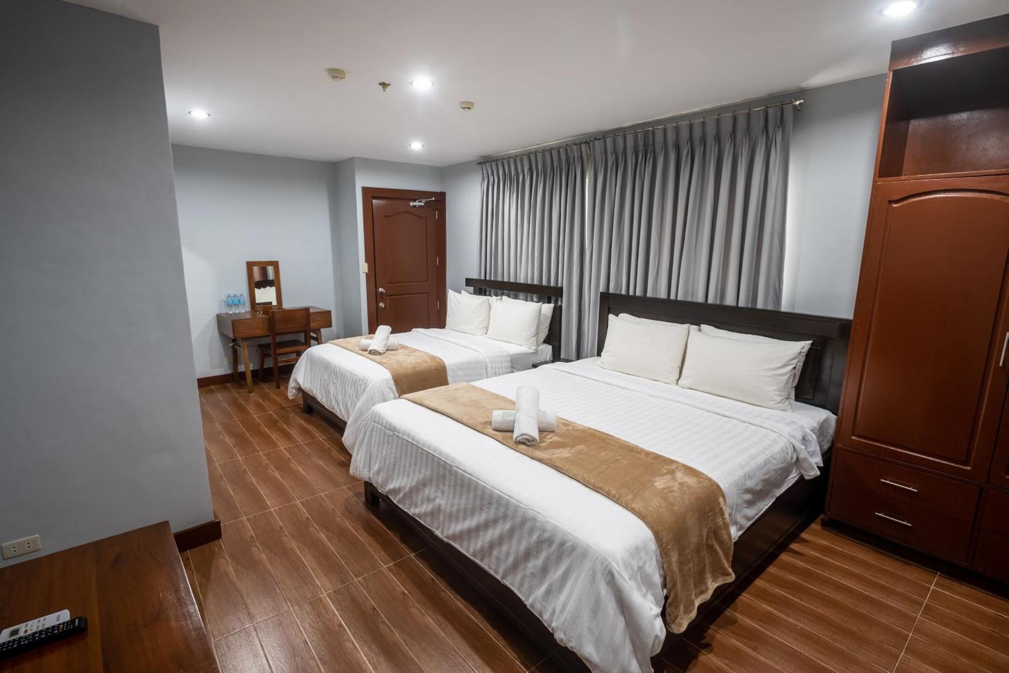 One Averee Bay Hotel Корон Экстерьер фото