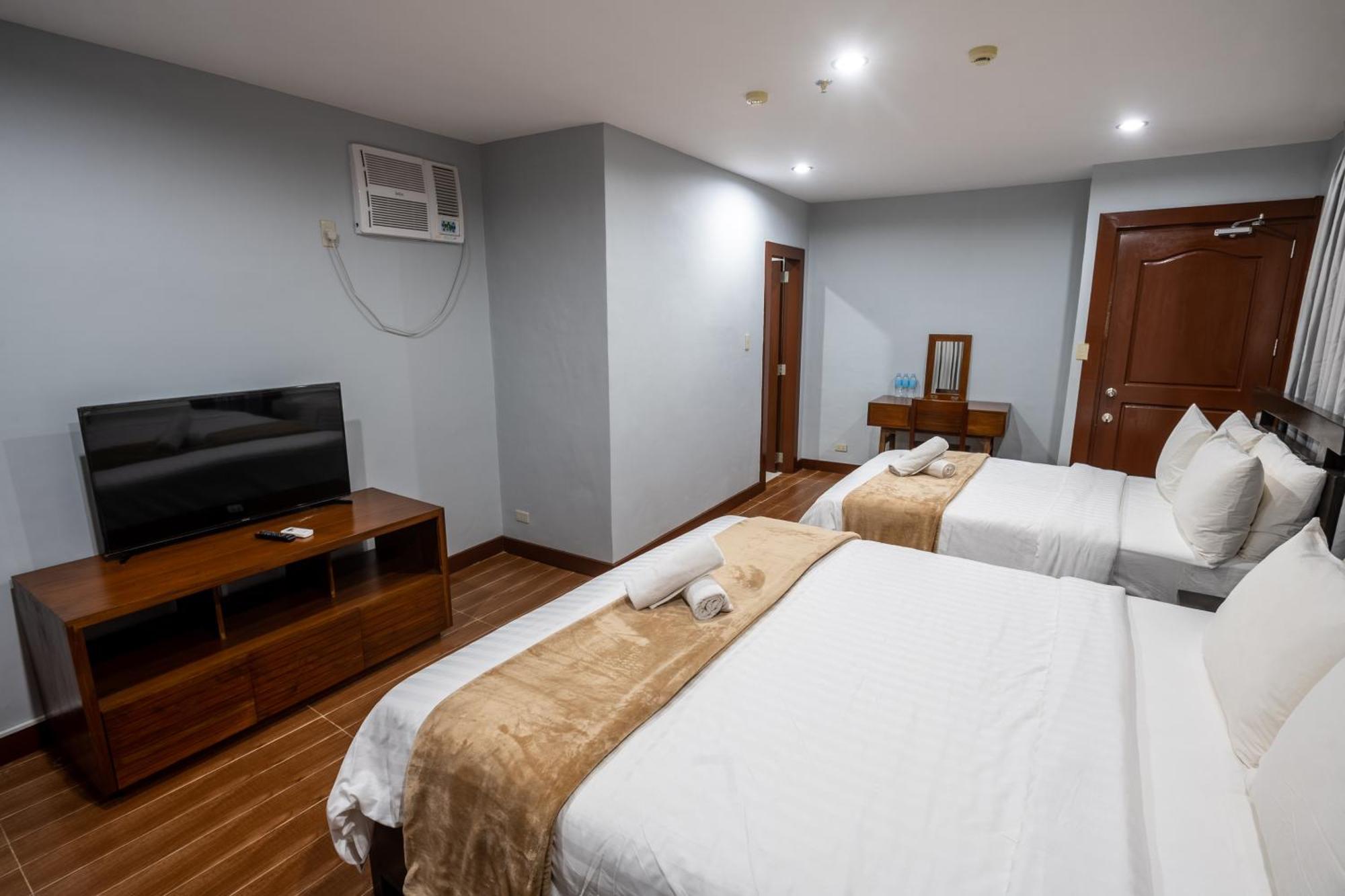 One Averee Bay Hotel Корон Экстерьер фото